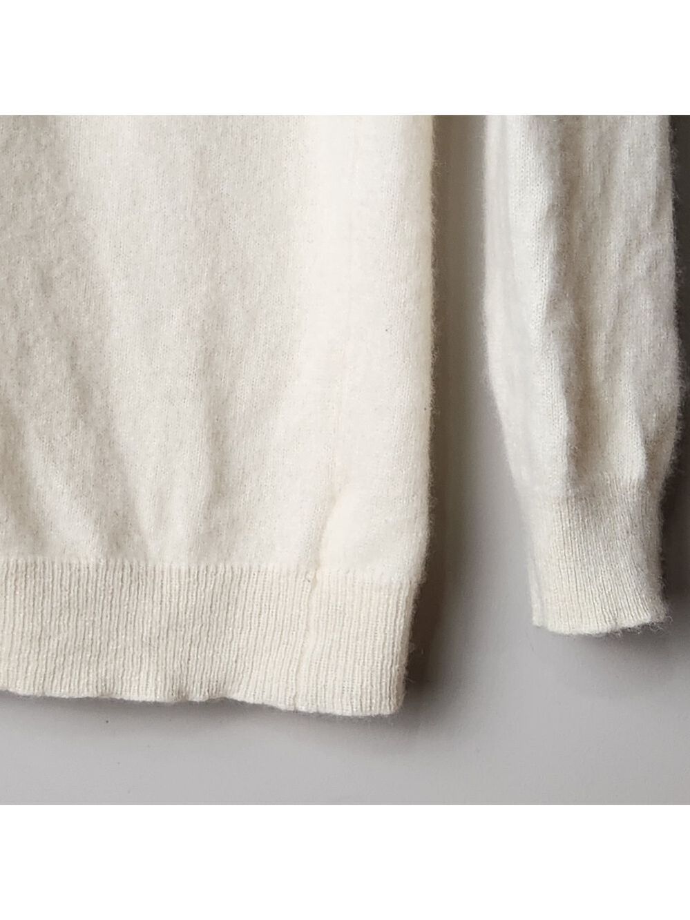 White + Warren Essentials Cashmere V-Neck Sweater | Size L - Picture 9 of 16